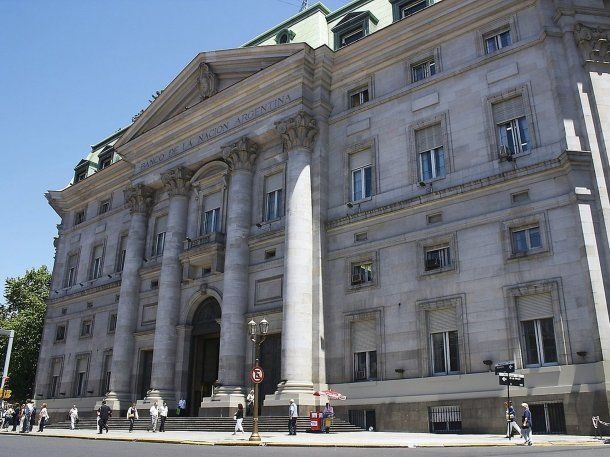 La Justicia frenó la conversión del Banco Nación en sociedad anónima