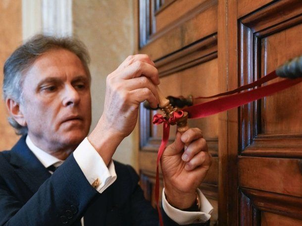 Sellaron el departamento del papa Francisco en el Vaticano: los motivos