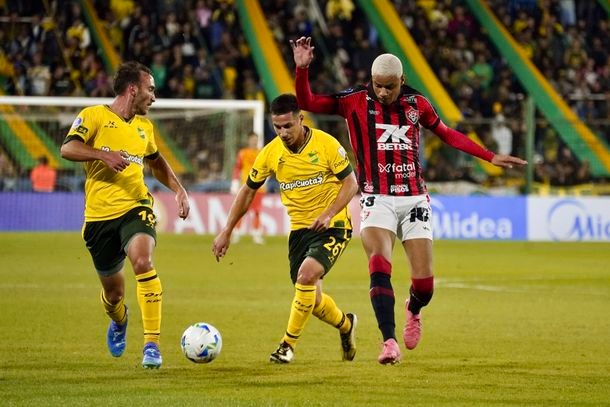 Todo igualado en Varela: Defensa y Justicia empató 0-0 con Vitória por la Copa Sudamericana Todo igualado en Varela: Defensa y Justicia empató 0-0 con Vitória por la Copa Sudamericana