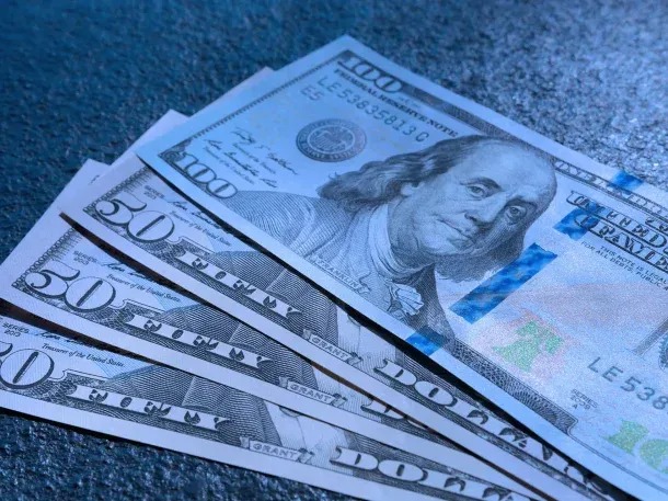 Dólar blue hoy , a cuánto está este jueves 1 de mayo