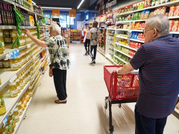Bolsillos flacos: las ventas en los supermercados cayeron en abril otro 2,9%
