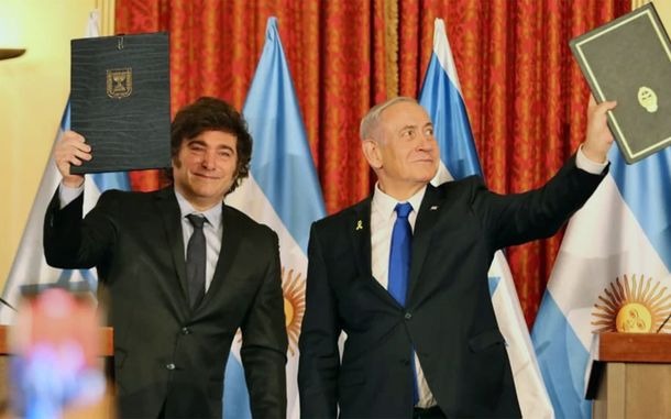 Contratiempo de Javier Milei en Israel: jóvenes propalestinos intentan agredirlo