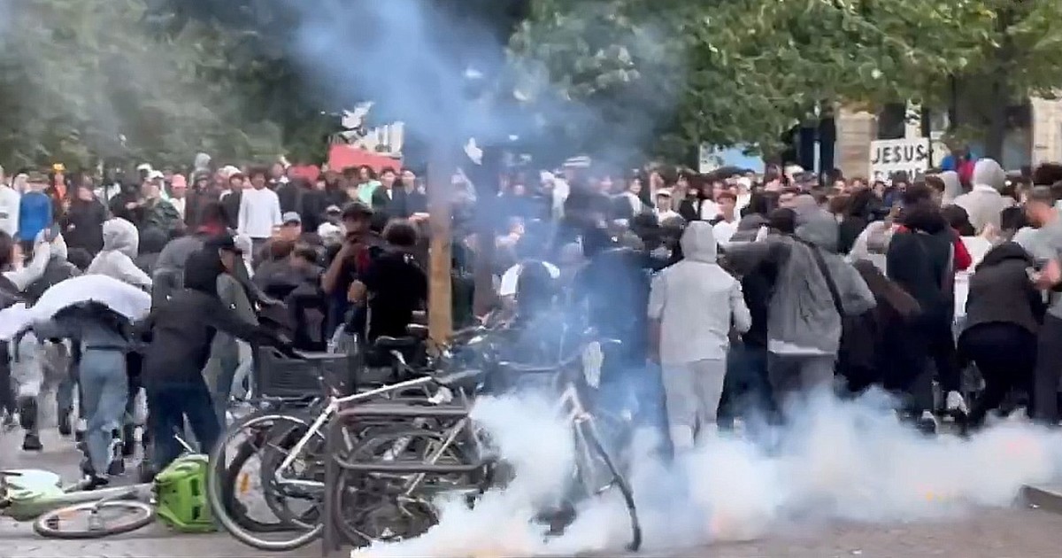Caos en pleno centro de París: más de 3000 personas fueron a la inauguración de un restaurante y tuvo que intervenir la policía