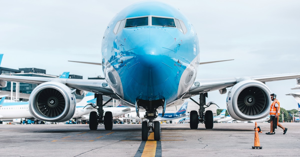 Aerolíneas también hace uso de los «cielos abiertos»: volará desde ciudades de Brasil hacia Punta del Este