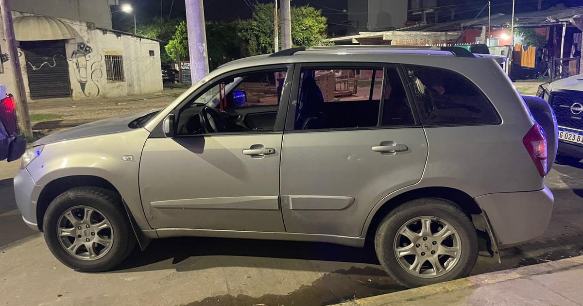 Un policía que manejaba un auto de aplicación mató a un adolescente que quiso robarle el auto en El Palomar