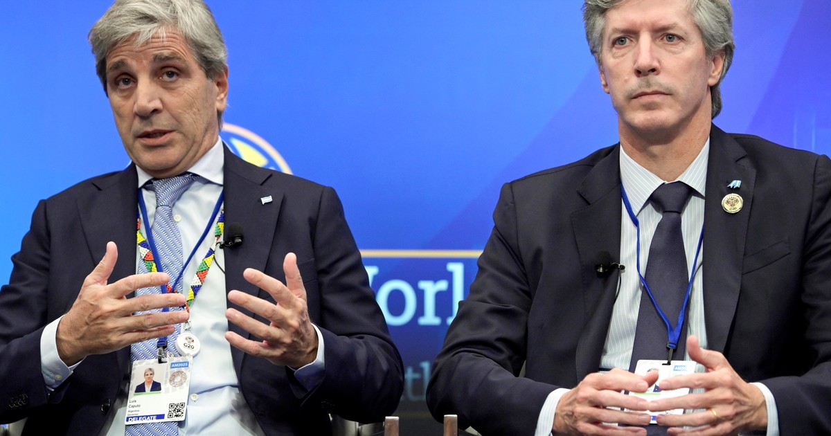Con volatilidad en alza para el dólar, el Gobierno busca sortear las últimas cinco ruedas hasta las elecciones