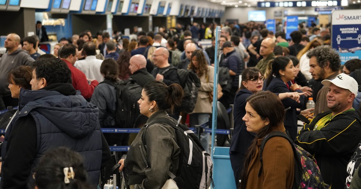 Comenzó la protesta de pilotos en vísperas de las elecciones: prevén 60 vuelos y 7000 pasajeros afectados Comenzó la protesta de pilotos en vísperas de las elecciones: prevén 60 vuelos y 7000 pasajeros afectados
