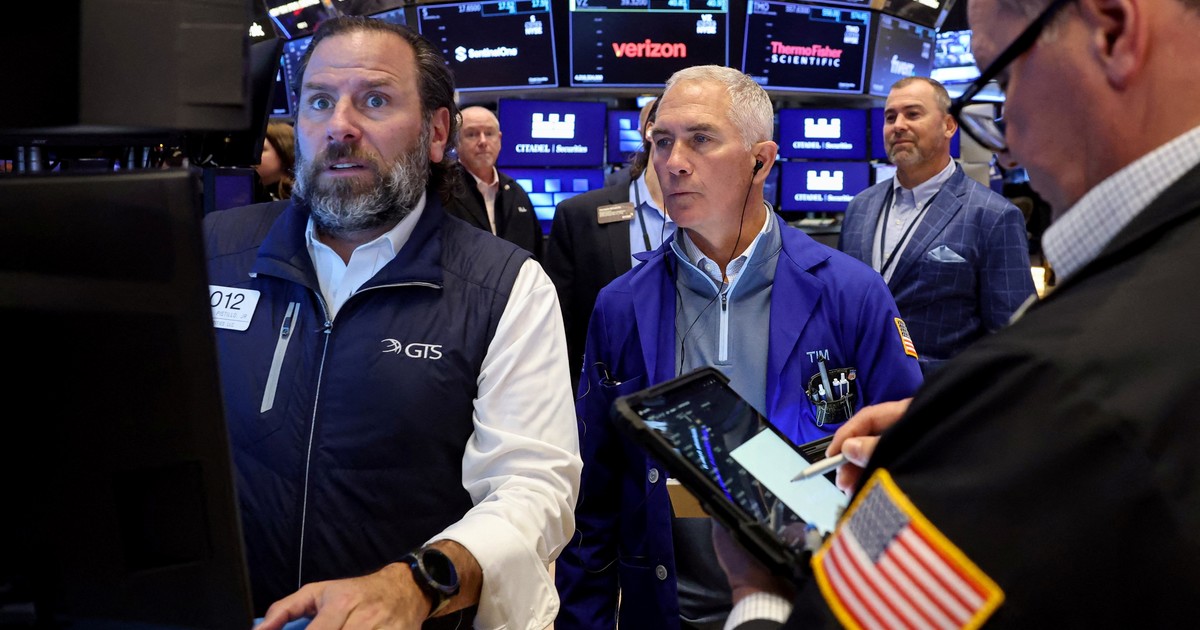 Las acciones argentinas en Wall Street vuelven a subir: qué pasa con el riesgo país y el dólar