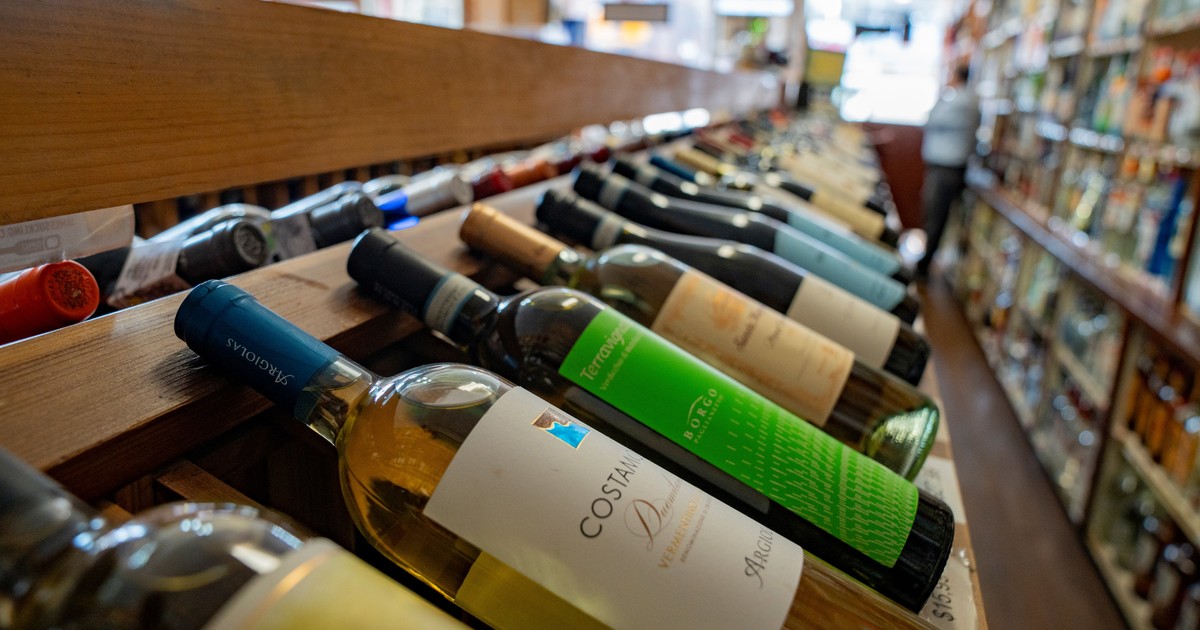 El Gobierno eliminó 973 normas y desregula la industria del vino argentina El Gobierno eliminó 973 normas y desregula la industria del vino argentina