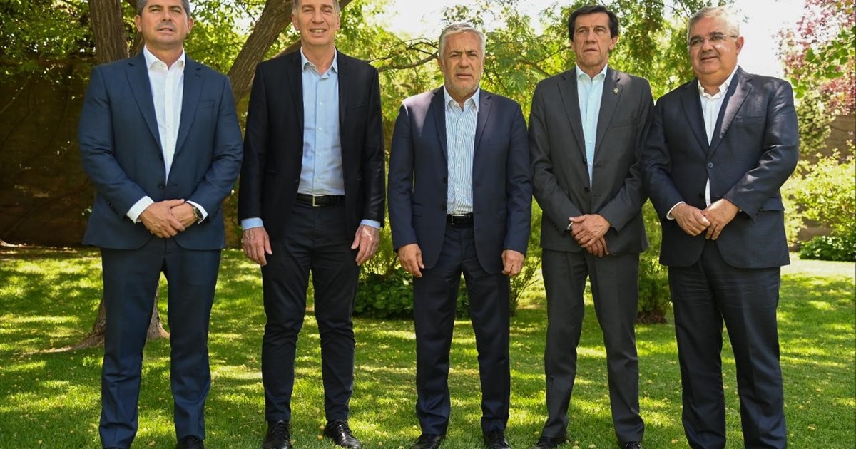 Santilli termina la ronda de reuniones con gobernadores y buscan sellar el apoyo para aprobar el Presupuesto Santilli termina la ronda de reuniones con gobernadores y buscan sellar el apoyo para aprobar el Presupuesto