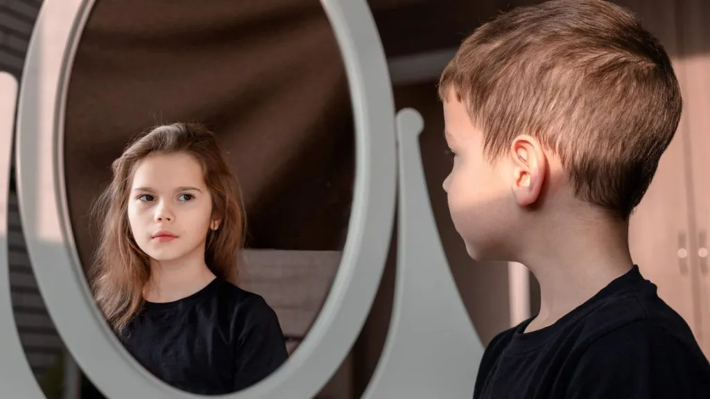 Argentina prohíbe tratamientos de cambio de género en niños respaldados por la Academia Nacional de Medicina