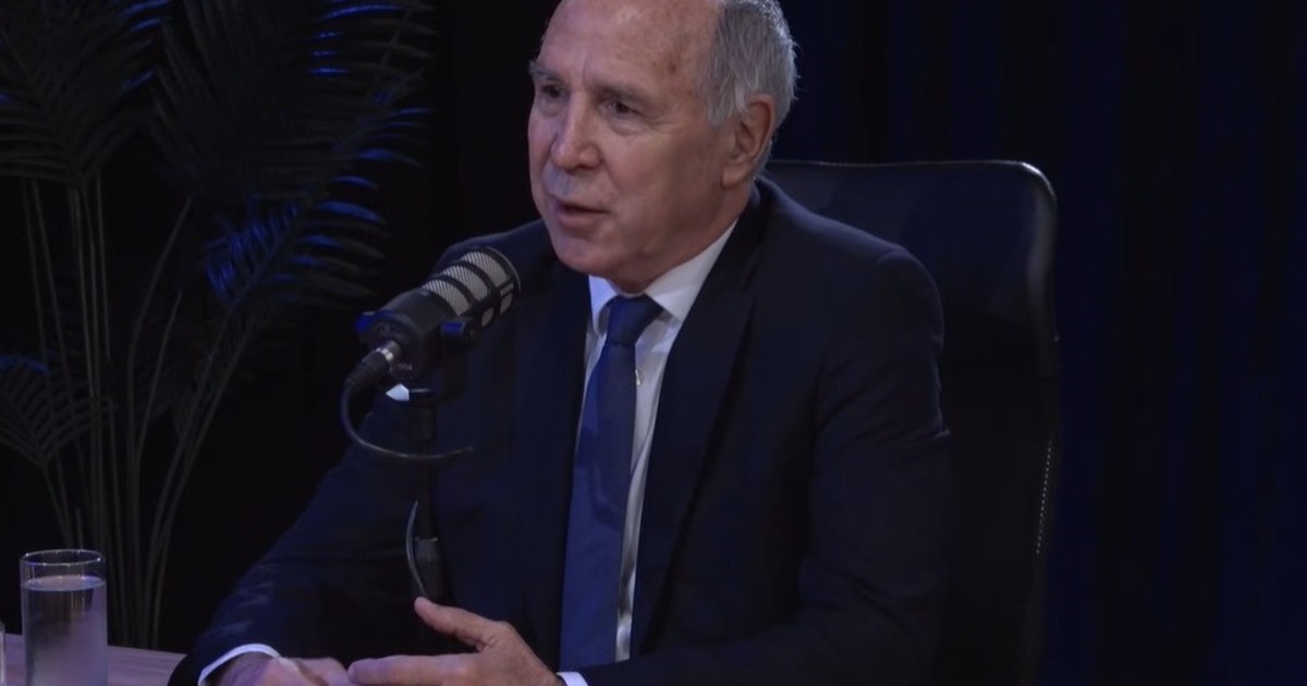 Ricardo Lorenzetti dijo que fue perseguido en el gobierno de Mauricio Macri y apuntó contra Elisa Carrió: “Me atacó hasta que volteó la presidencia de la Corte” Ricardo Lorenzetti dijo que fue perseguido en el gobierno de Mauricio Macri y apuntó contra Elisa Carrió: “Me atacó hasta que volteó la presidencia de la Corte”