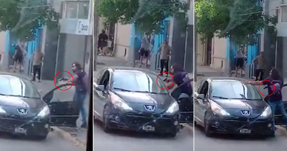Una pelea de tránsito terminó a los tiros en el centro de Zárate, con un policía de la Bonaerense involucrado Una pelea de tránsito terminó a los tiros en el centro de Zárate, con un policía de la Bonaerense involucrado
