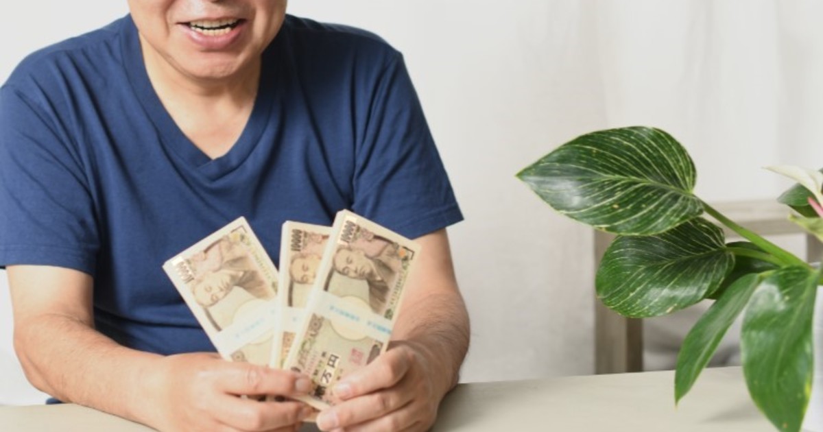 Ganó 4 millones de dólares en la lotería y se lo ocultó a su esposa para llevar una vida paralela