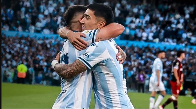 Con un gol agónico, Racing le dio otro golpe a River y avanzó a cuartos