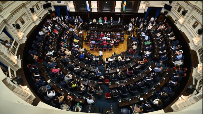 Kicillof busca aprobar hoy el Presupuesto y otros proyectos clave en medio de una fuerte interna peronista