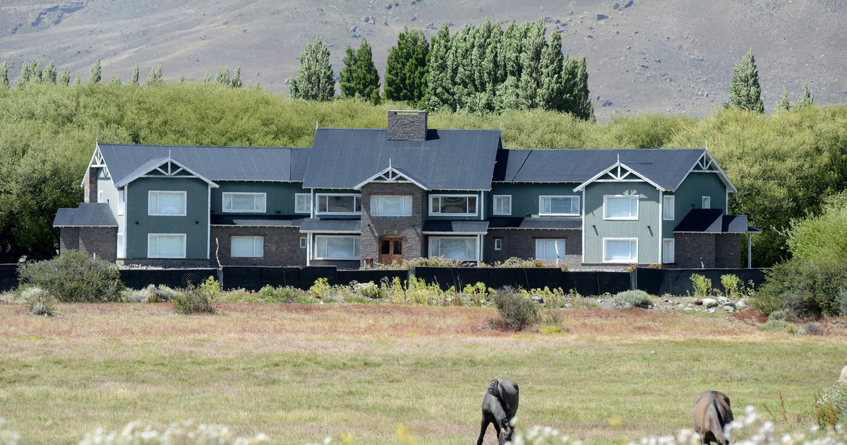 Caso Cuadernos: el detalle de las coimas que pagó la empresa que manejó el hotel boutique de Cristina Kirchner que será decomisado Caso Cuadernos: el detalle de las coimas que pagó la empresa que manejó el hotel boutique de Cristina Kirchner que será decomisado