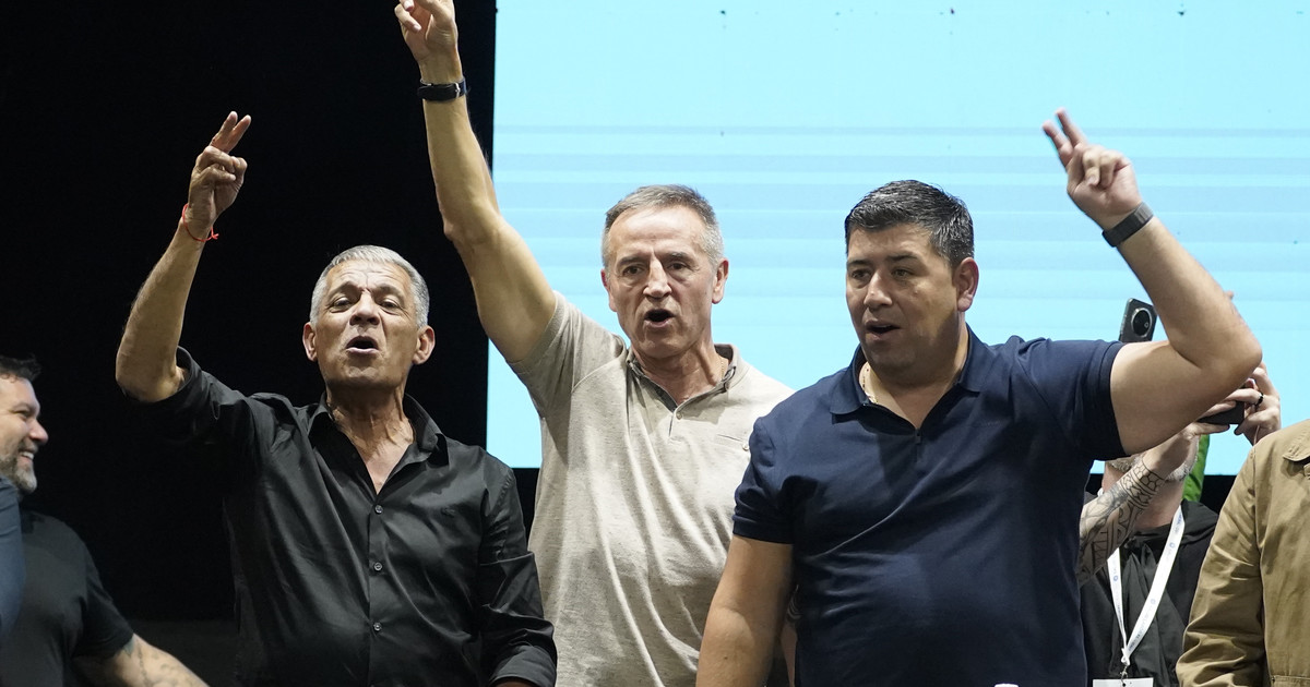 Reforma laboral: la CGT fue al Congreso, sumó el respaldo del peronismo y se prepara para definir medidas contra el proyecto