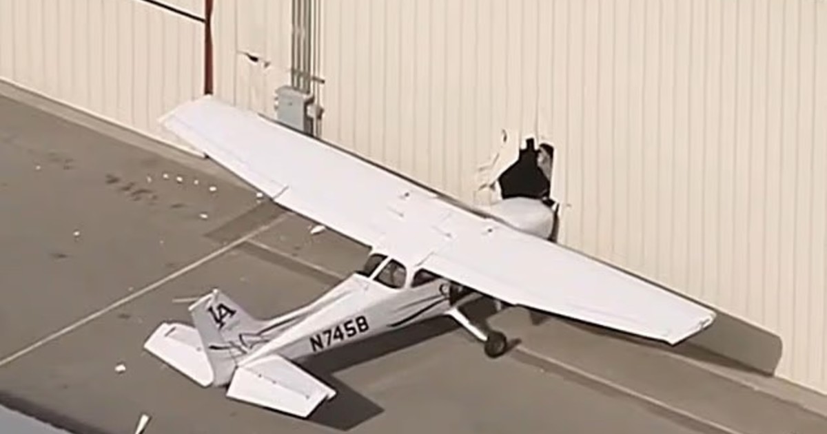 Robó un avión, no pudo hacerlo despegar y se estrelló: investigan el incidente en un aeropuerto de Los Ángeles