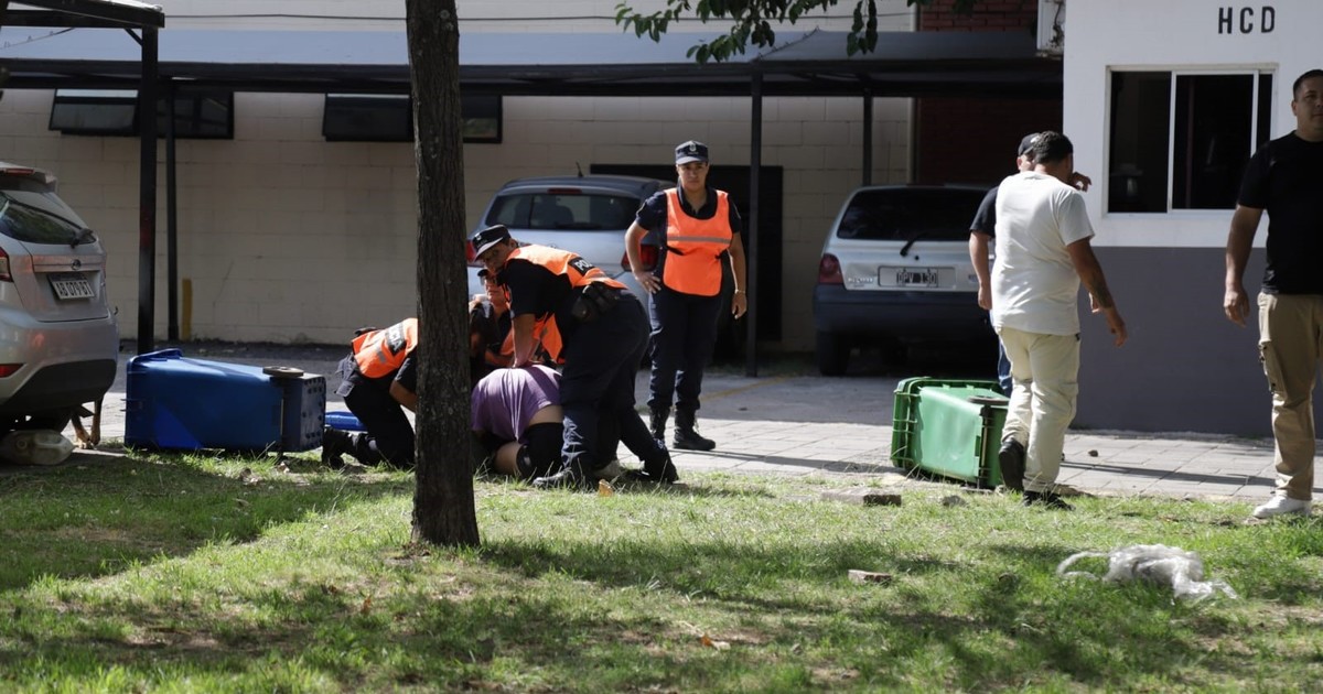 Violento enfrentamiento entre trapitos y la Policía en Quilmes: acusaciones cruzadas entre Mayra Mendoza y Juan Grabois