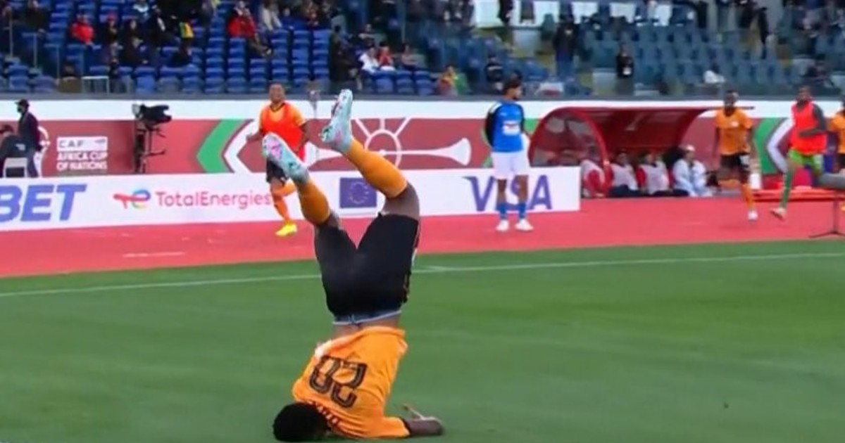 Copa África 2025: un jugador de Zambia casi se rompe el cuello al festejar el empate agónico vs Mali