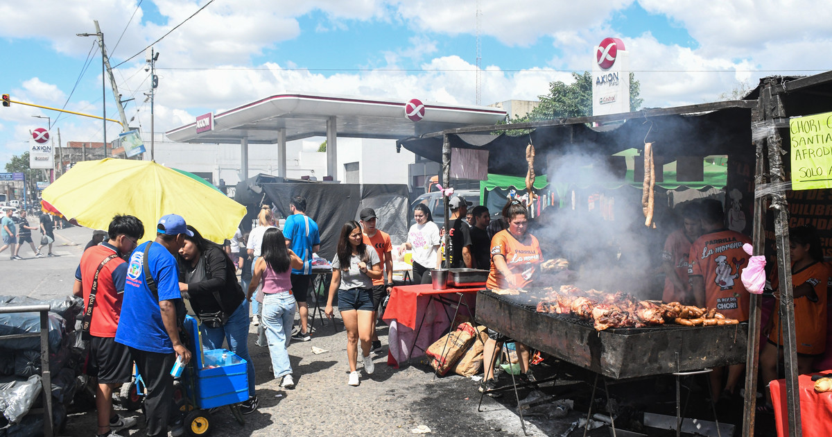 El Conurbano, entre el cemento y la venta callejera