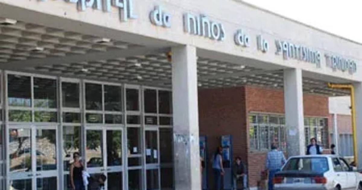 Conmoción en Córdoba tras la muerte de un bebé de 3 meses por severas lesiones en la cabeza: arrestaron a los padres