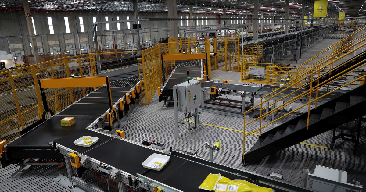 Mercado Libre despidió a 119 empleados por el avance de la Inteligencia Artificial: 32 son de la filial argentina