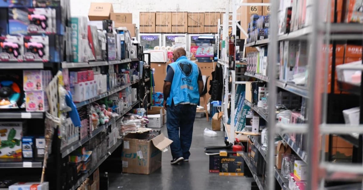 Golpe al contrabando: secuestraron zapatillas, ventiladores, perfumes y hasta cochecitos de bebé que se vendían por Internet