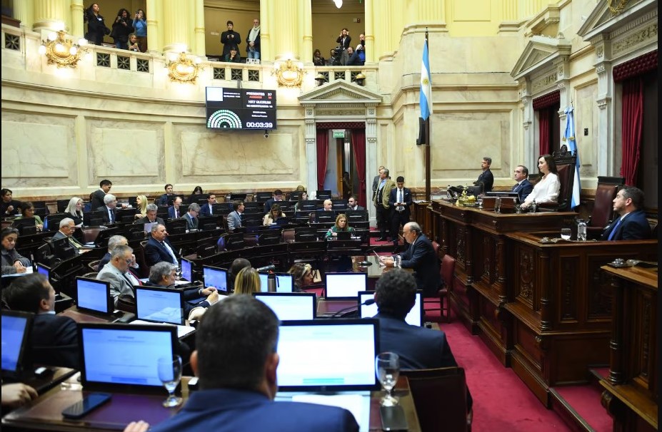 LLA empieza a definir la reforma laboral en el Senado y quiere avalar los cambios en Inteligencia