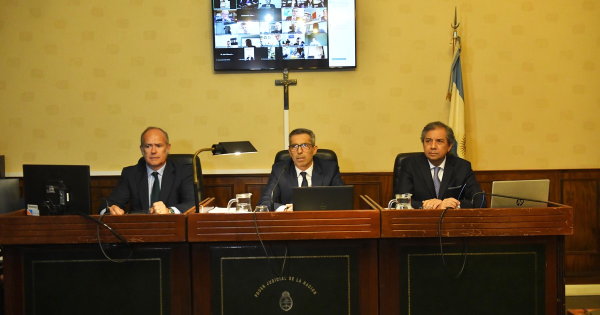 Caso Cuadernos: trasladarán el Tribunal que juzga a Cristina Kirchner a Comodoro Py y crece la presión para que las audiencias sean presenciales