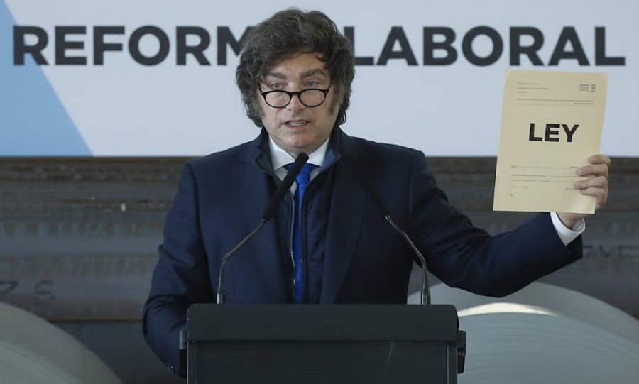 El Gobierno buscaría sancionar la reforma laboral el 27 de febrero en el Senado El Gobierno buscaría sancionar la reforma laboral el 27 de febrero en el Senado