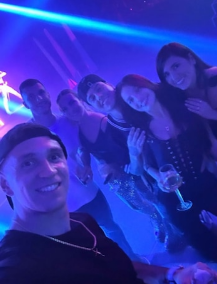El look de Emilia Mernes en la fiesta de la Selección que desató la polémica El look de Emilia Mernes en la fiesta de la Selección que desató la polémica