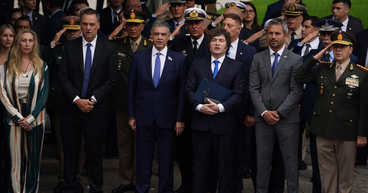 Con Manuel Adorni presente, Milei conmemoró el Día del Veterano y Caídos en Malvinas