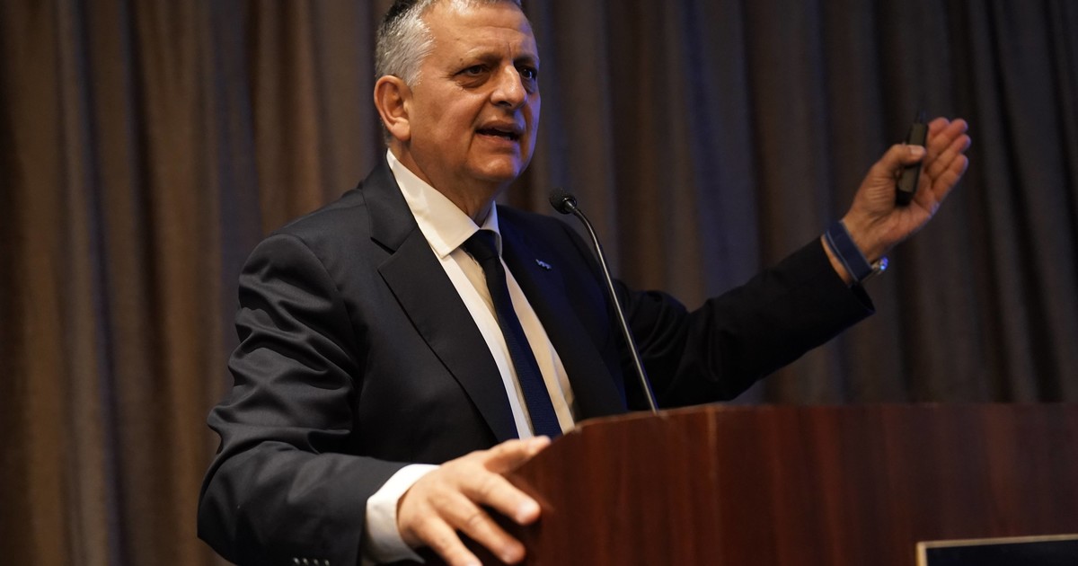 Marín, CEO de YPF, tras el congelamiento de las naftas: «Vamos a mantener los precios cuando baje el valor del barril»