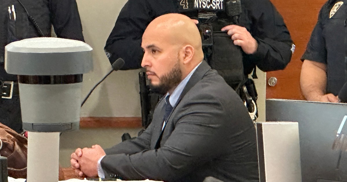 le-arrojo-una-hielera-a-un-sospechoso-y-murio:-erik-duran,-el-primer-policia-de-nueva-york-en-ser-declarado-culpable-de-la-muerte-de-un-civil-en-una-decada