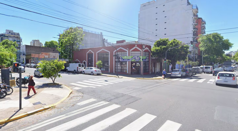 Una policía abrió fuego en Buenos Aires tras creer que la habían drogado: hay cuatro heridos, dos graves