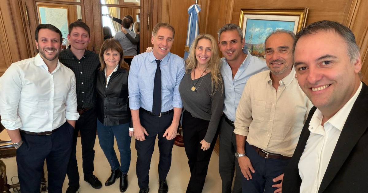 Karina Milei reúne a la mesa política cuando la Plaza de Mayo estará llena: despidos en el Estado y más ruidos internos por Adorni