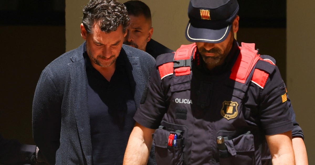 Detienen a Jonathan Andic, hijo del fundador de Mango, por la muerte de su padre en un accidente de montaña Detienen a Jonathan Andic, hijo del fundador de Mango, por la muerte de su padre en un accidente de montaña