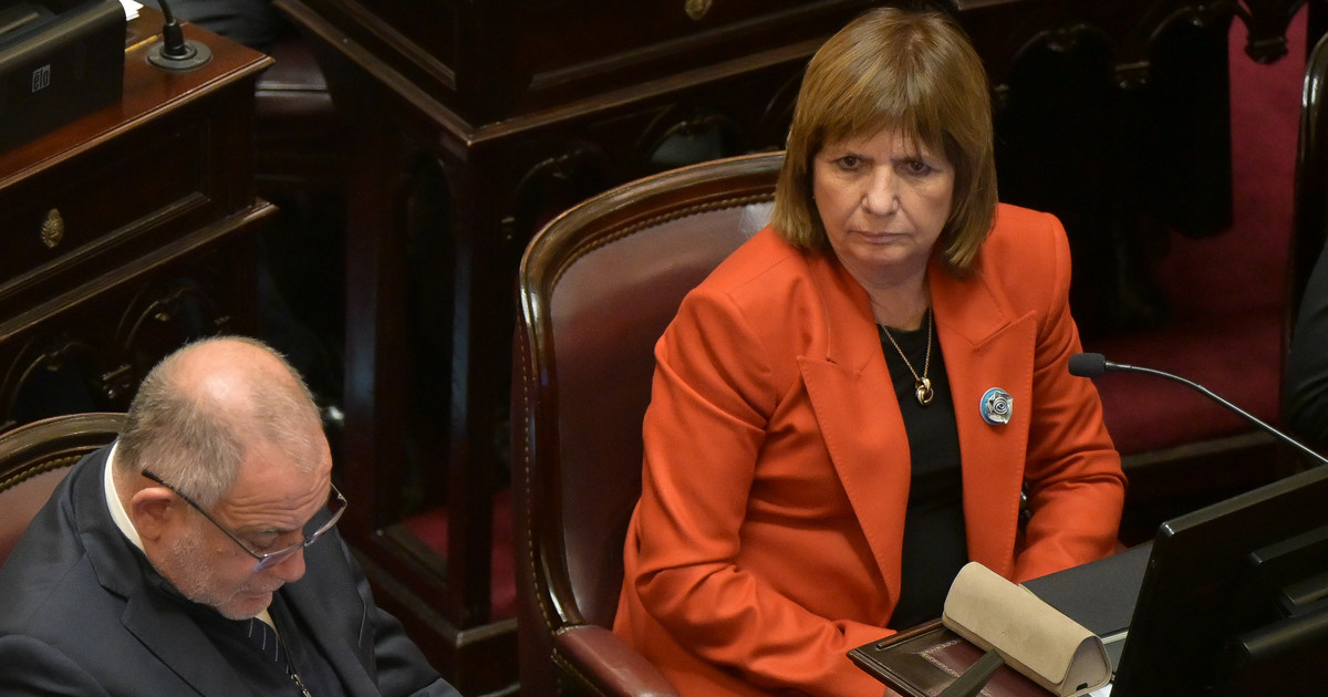 El oficialismo acelera una sesión en el Senado para aprobar pliegos judiciales y el acuerdo con los fondos buitre El oficialismo acelera una sesión en el Senado para aprobar pliegos judiciales y el acuerdo con los fondos buitre