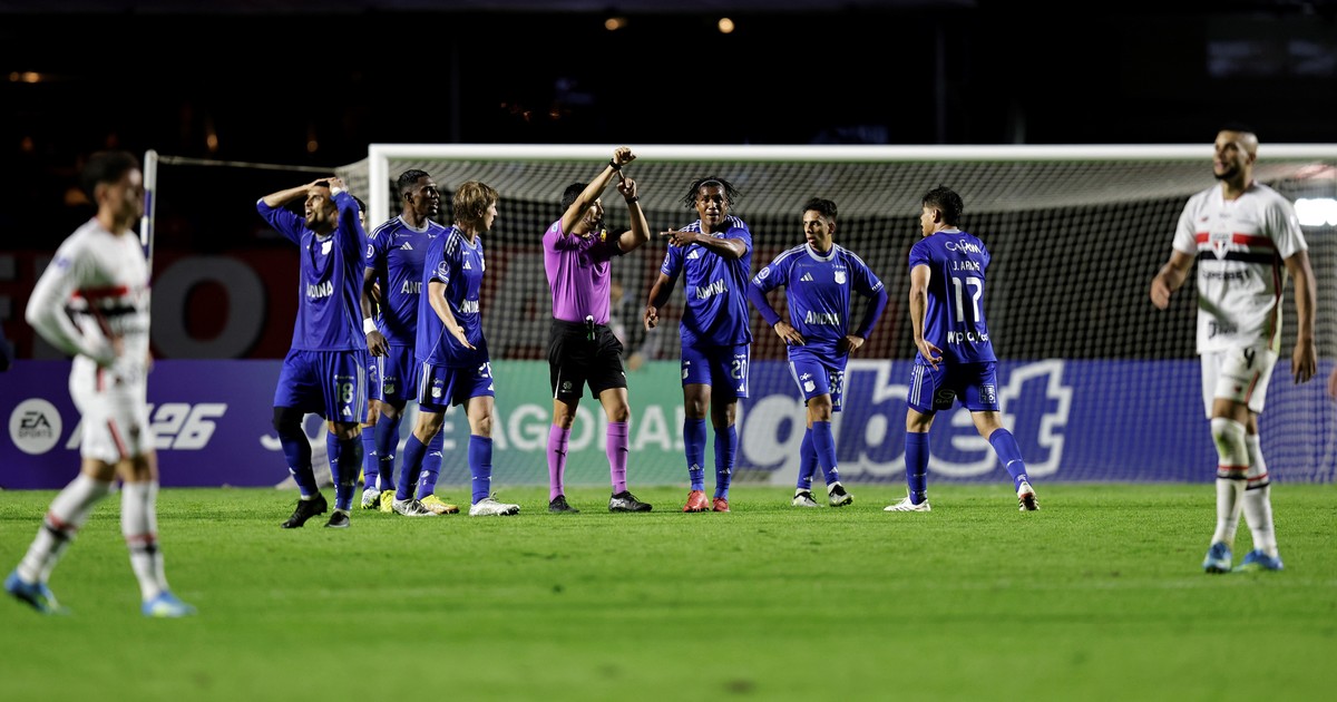 Otra polémica en favor de los clubes brasileños: el insólito final de San Pablo ante Millonarios Otra polémica en favor de los clubes brasileños: el insólito final de San Pablo ante Millonarios