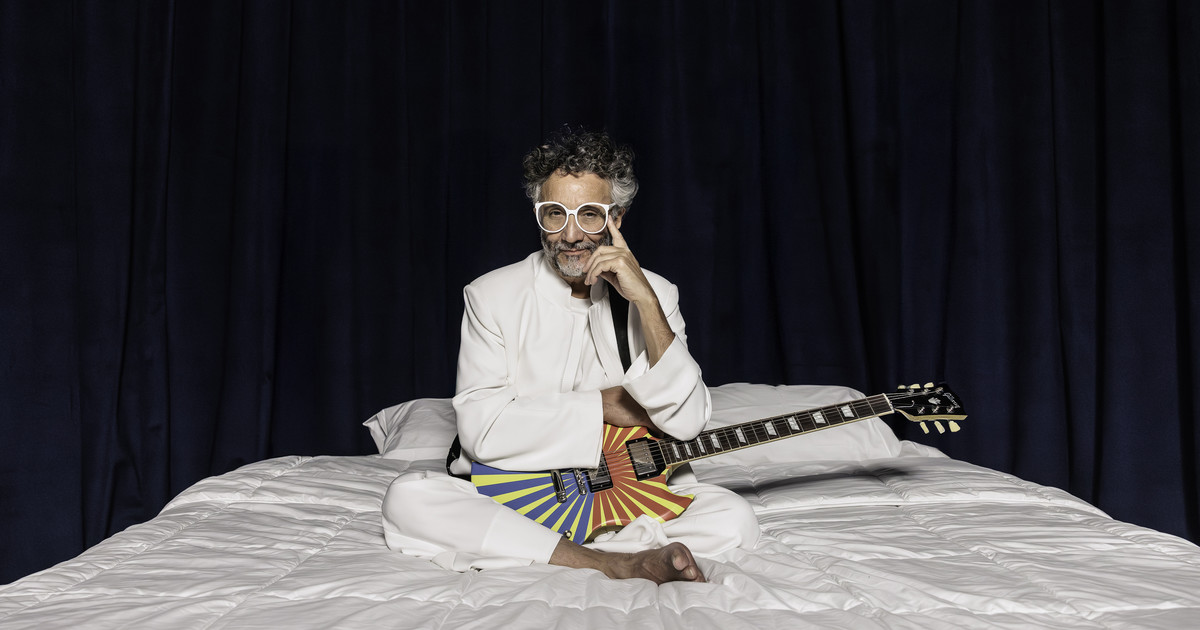 Después de los abucheos y la polémica, el vertiginoso Fito Páez presentó un nuevo disco que habla de un renacer