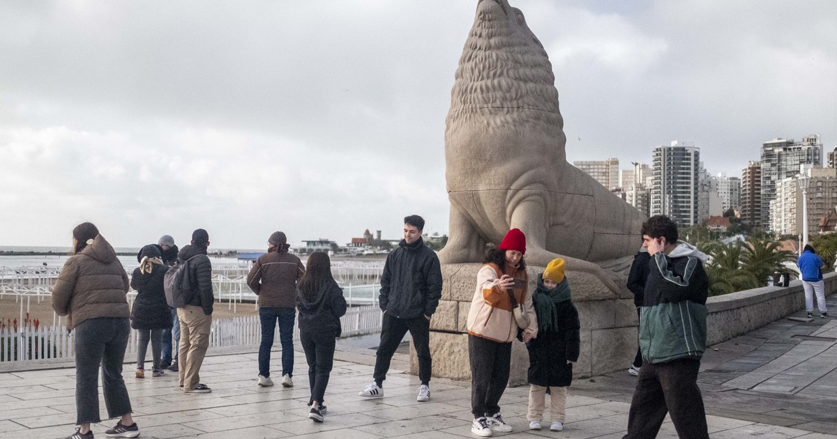 Por el fin de semana largo, 1,4 millones de turistas viajaron por la Argentina y gastaron 0.000 millones