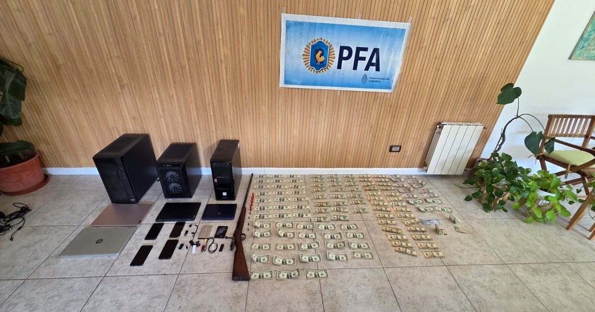 Atrapan a una banda de estafadores que se dedicaba a operaciones fraudulentas con criptoactivos: hay 21 detenidos Atrapan a una banda de estafadores que se dedicaba a operaciones fraudulentas con criptoactivos: hay 21 detenidos
