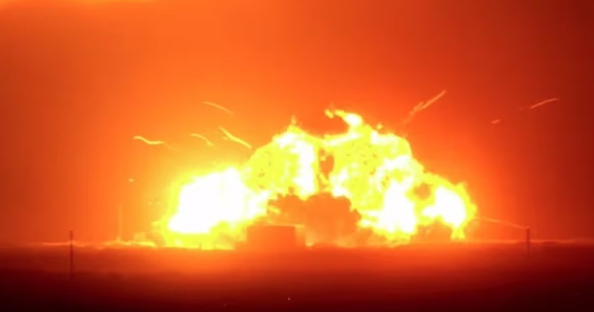 La impactante explosión de un cohete de la empresa de Jeff Bezos durante una prueba en Cabo Cañaveral La impactante explosión de un cohete de la empresa de Jeff Bezos durante una prueba en Cabo Cañaveral