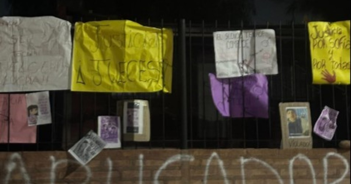 Filtran videos de un presunto abuso de un hombre a dos nenas y quedó detenido por una «pueblada» de los vecinos Filtran videos de un presunto abuso de un hombre a dos nenas y quedó detenido por una «pueblada» de los vecinos