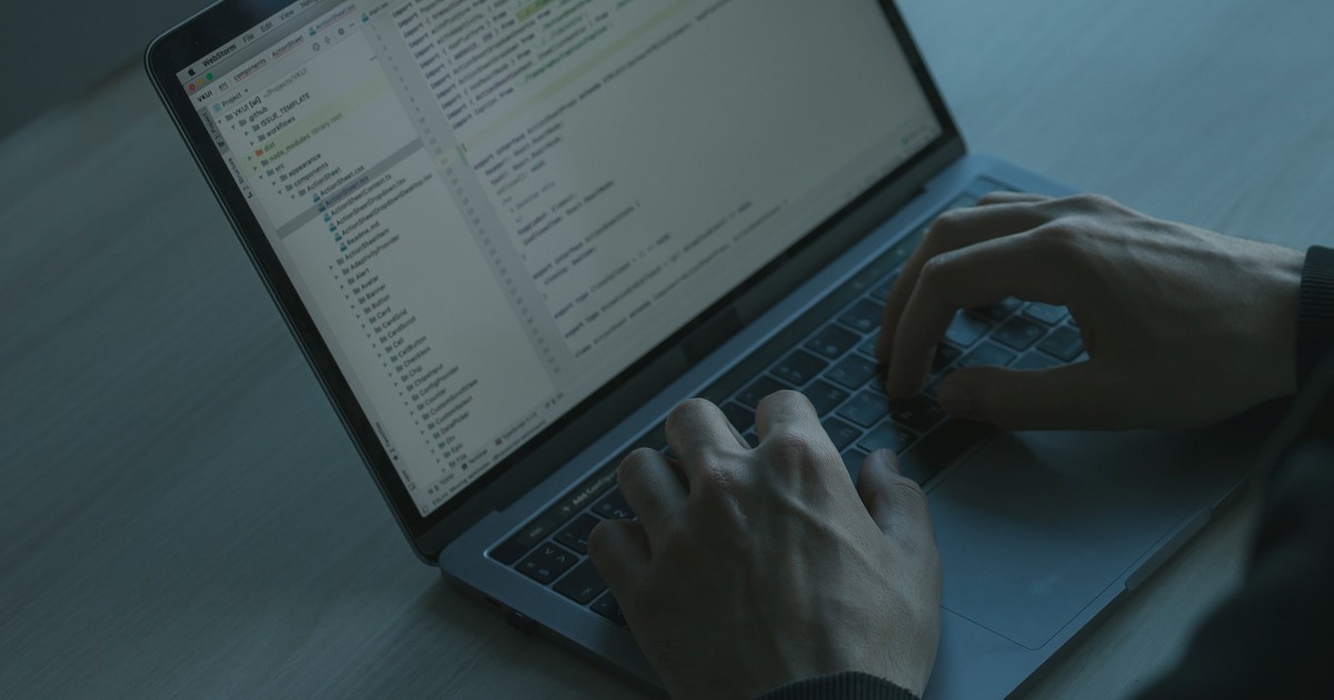 Desarticulan una banda de hackers que robaba datos de organismos públicos y privados para venderlos Desarticulan una banda de hackers que robaba datos de organismos públicos y privados para venderlos