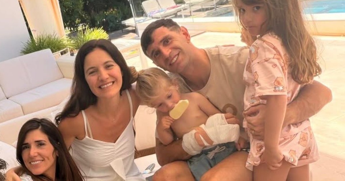 La recuperación de Dibu Martínez: una foto que sembró preocupación y los plazos de recuperación de cara al debut en el Mundial 2026