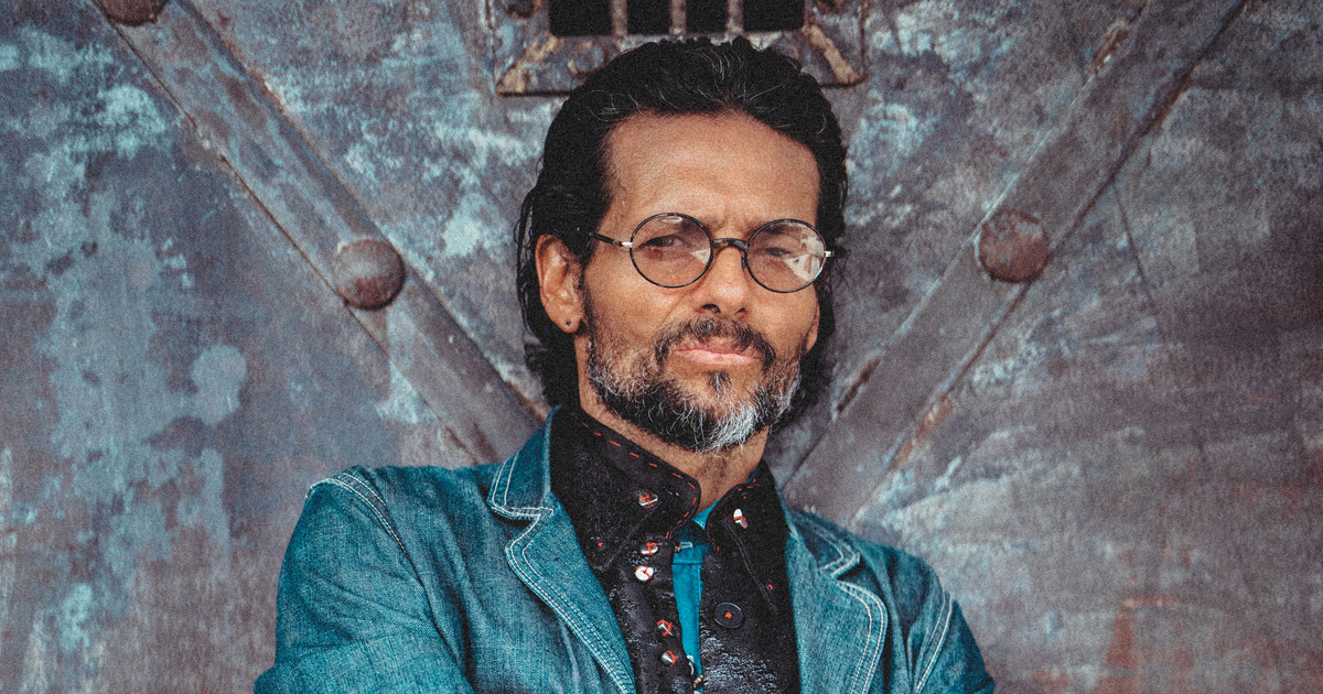 Draco Rosa, autor de Livin’ la vida loca: el hombre que pasó por las adicciones, el cáncer, un divorcio y que encontró la luz en un nuevo amor