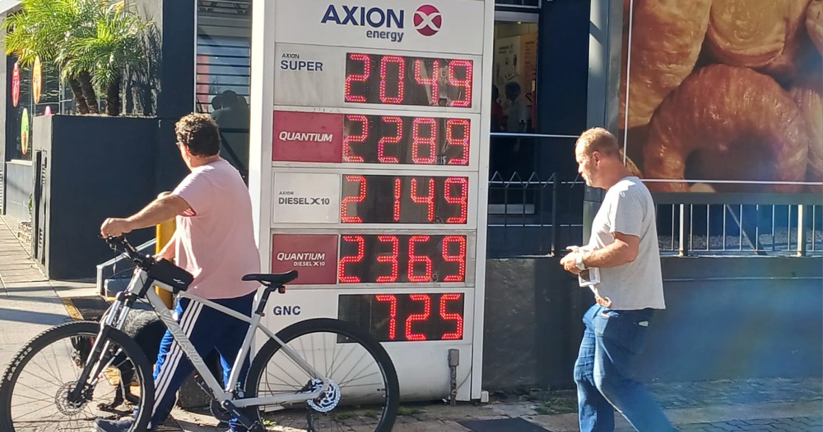 Impuesto a los combustibles: el Gobierno postergó otra vez la suba en medio del aumento del transporte público
